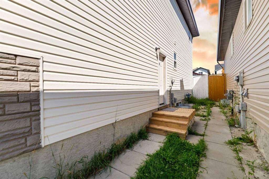 248 Taracove Road Ne, Calgary, AB - Outdoor With Exterior