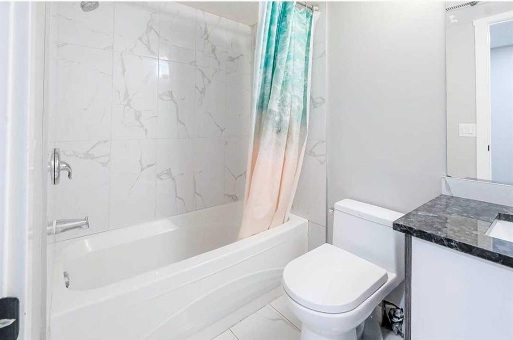 6923 Laguna Way Ne, Calgary, AB - Indoor Photo Showing Bathroom