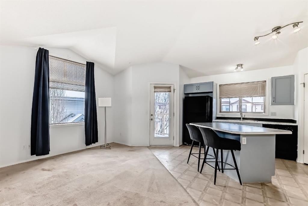 205-27 Everridge Square Sw, Calgary, AB - Indoor