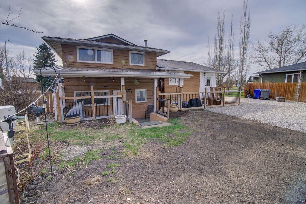47 Willow Road, Claresholm, AB - Outdoor With Deck Patio Veranda