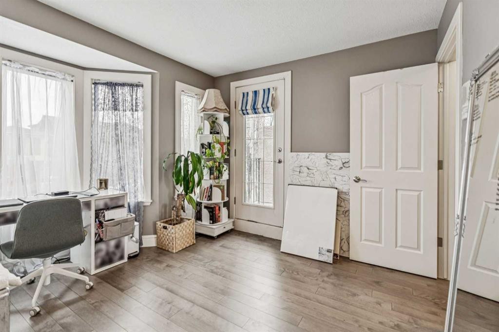 2211 Bowness Road Nw, Calgary, AB - Indoor