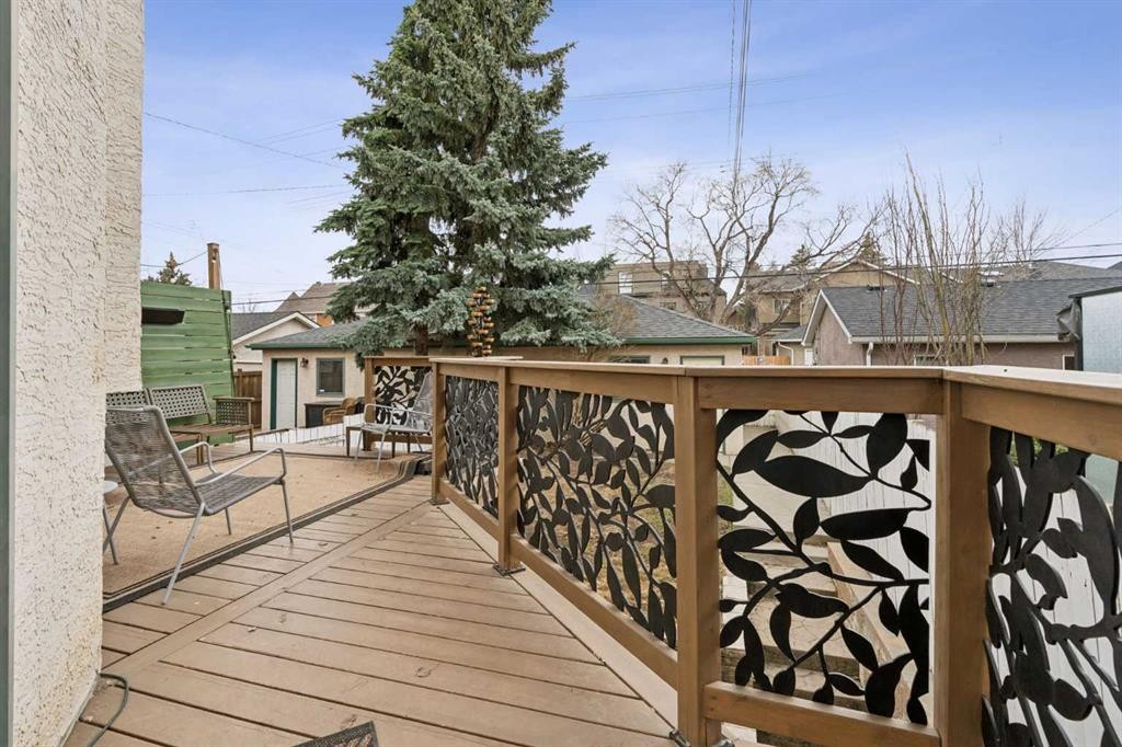2211 Bowness Road Nw, Calgary, AB - Outdoor