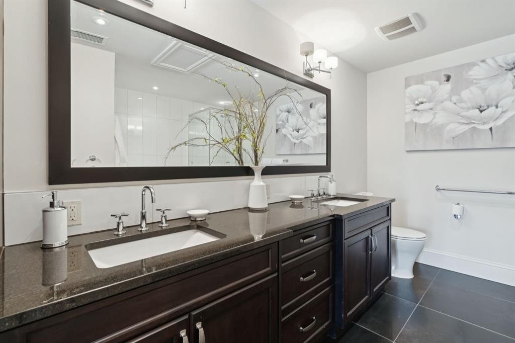 103-211 Quarry Way Se, Calgary, AB - Indoor Photo Showing Bathroom