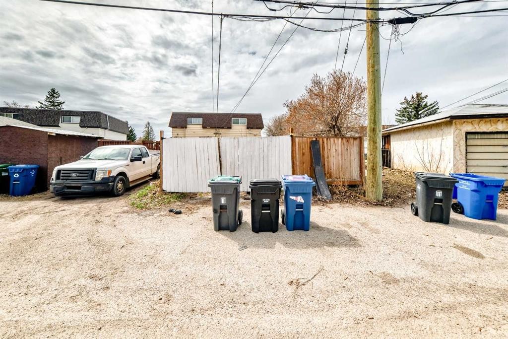 3042 Doverville Crescent Se, Calgary, AB - Outdoor