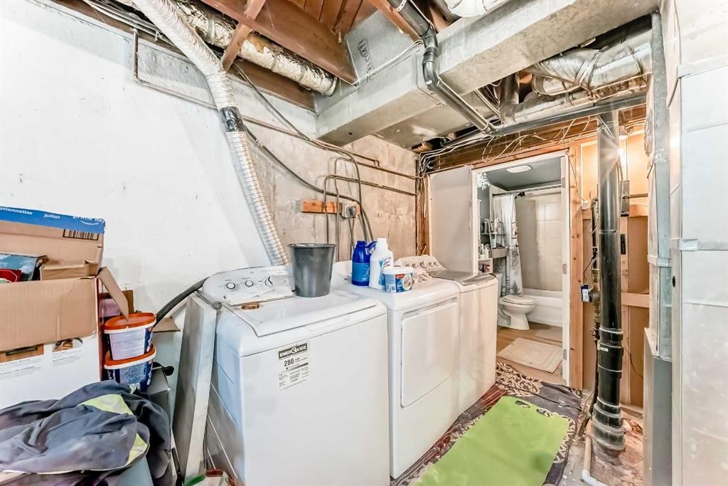 3042 Doverville Crescent Se, Calgary, AB - Indoor Photo Showing Laundry Room