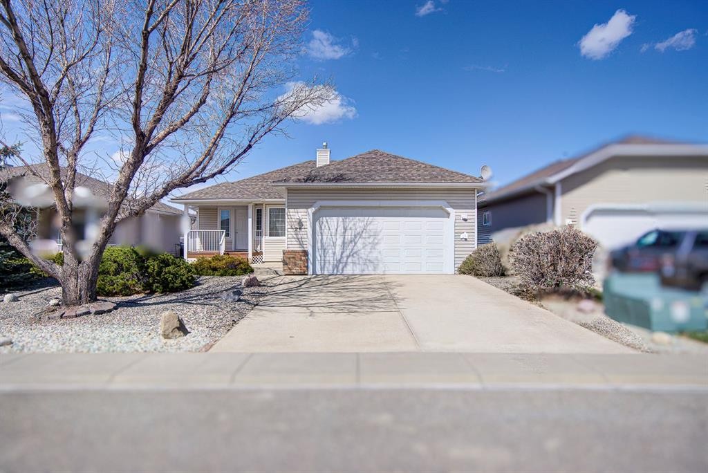 26 Skyline Crescent, Claresholm, AB - Outdoor