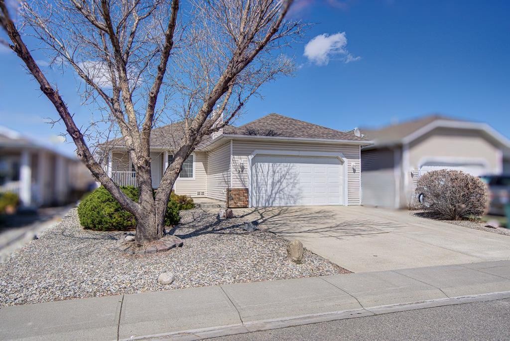 26 Skyline Crescent, Claresholm, AB - Outdoor