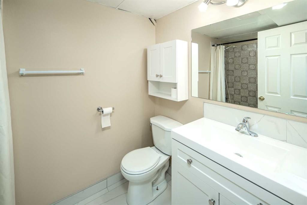 47 Bermuda Way Nw, Calgary, AB - Outdoor With Exterior