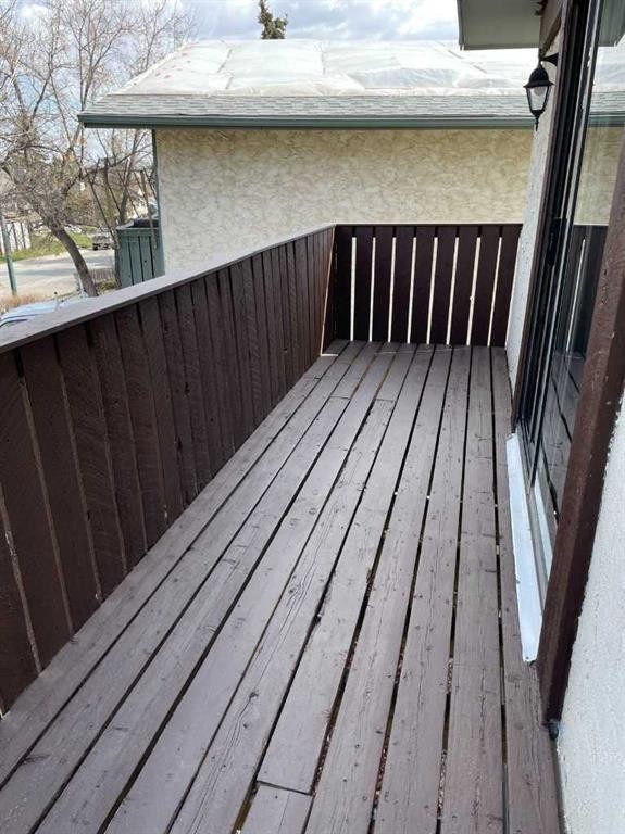 47 Bermuda Way Nw, Calgary, AB - Outdoor With Exterior