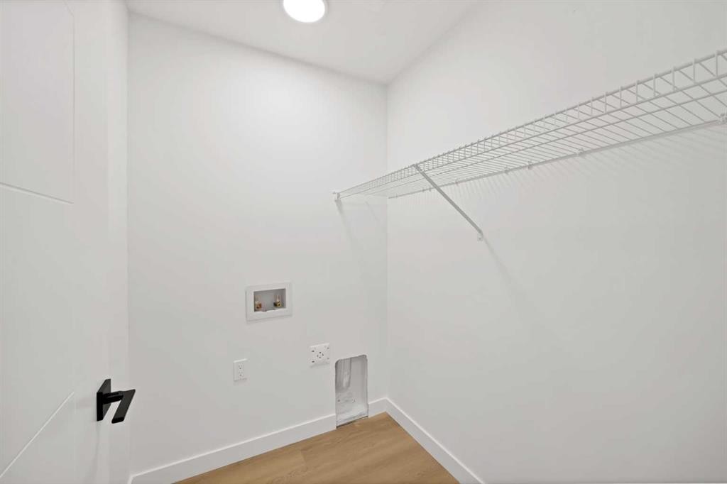 82 Heritage Circle, Cochrane, AB - Indoor Photo Showing Other Room