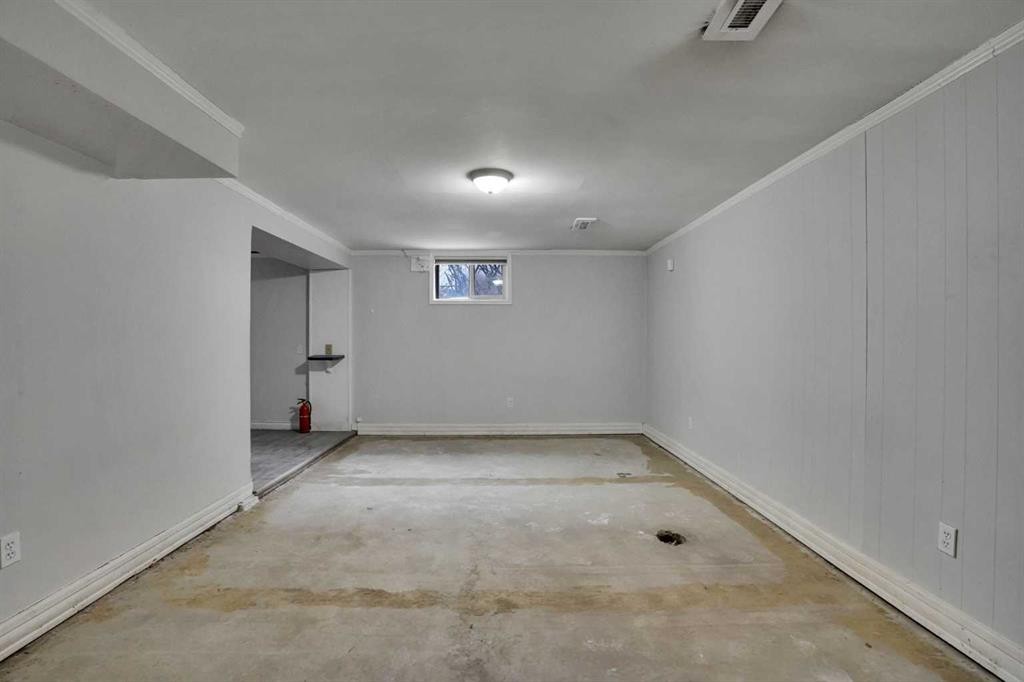 1468 Renfrew Drive Ne, Calgary, AB - Indoor