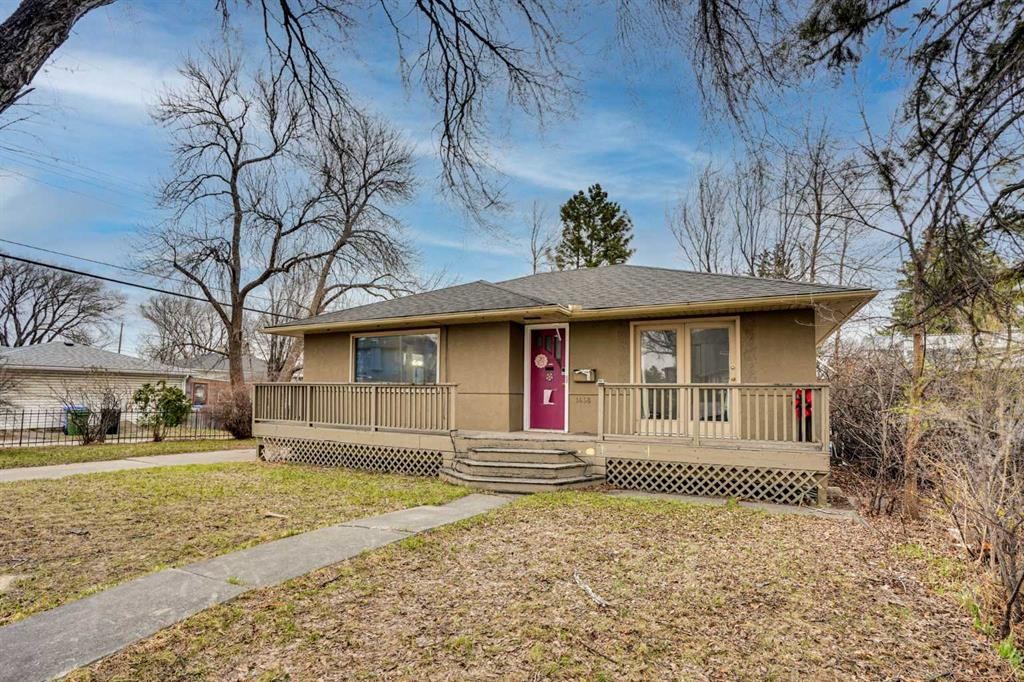 1468 Renfrew Drive Ne, Calgary, AB - Outdoor With Deck Patio Veranda