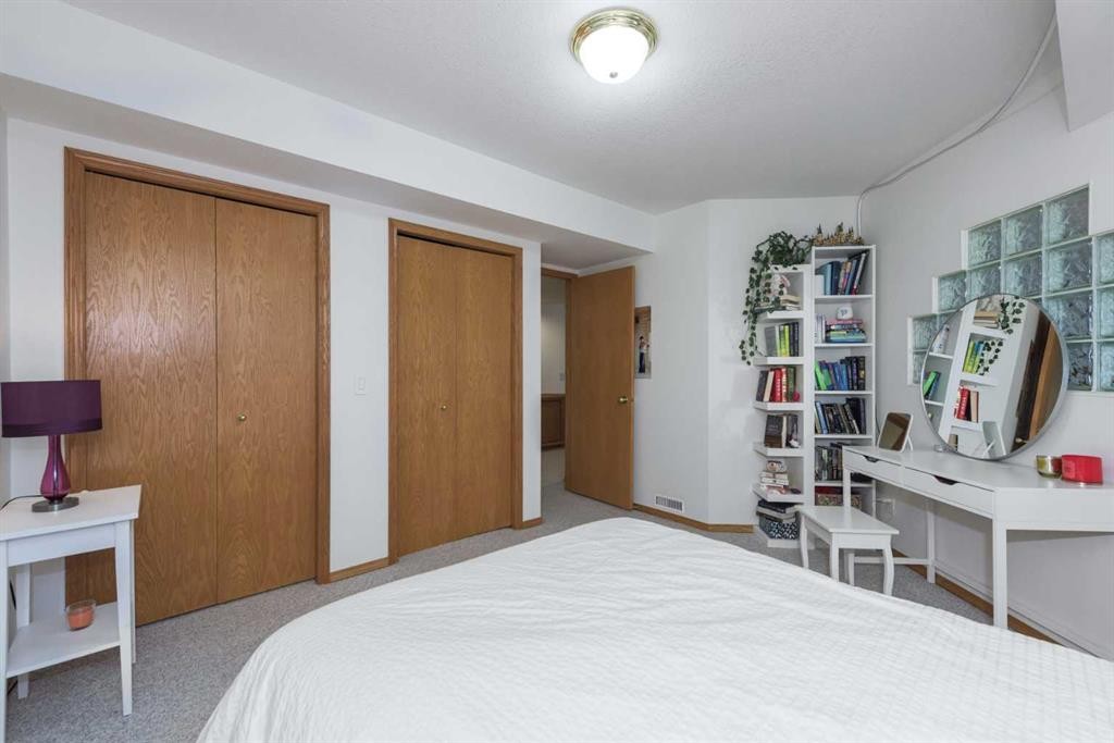 179 Scanlon Green Nw, Calgary, AB - Indoor Photo Showing Bedroom