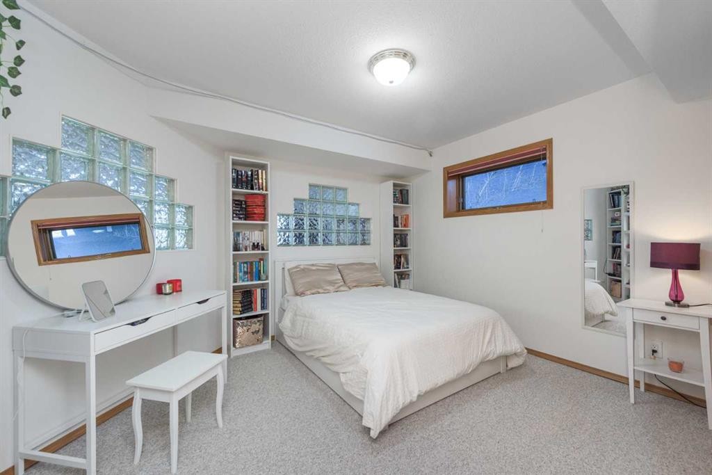 179 Scanlon Green Nw, Calgary, AB - Indoor Photo Showing Bedroom