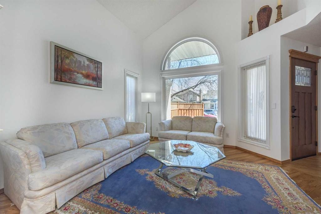 179 Scanlon Green Nw, Calgary, AB - Indoor Photo Showing Living Room