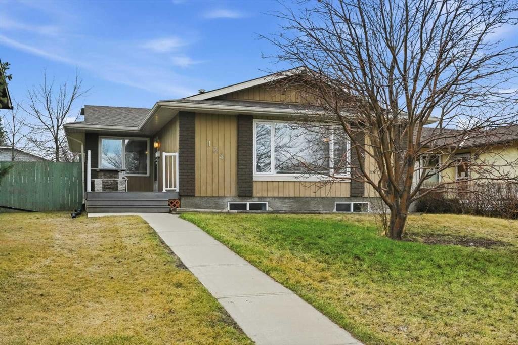 138 Midcrest Crescent Se, Calgary, AB - Outdoor