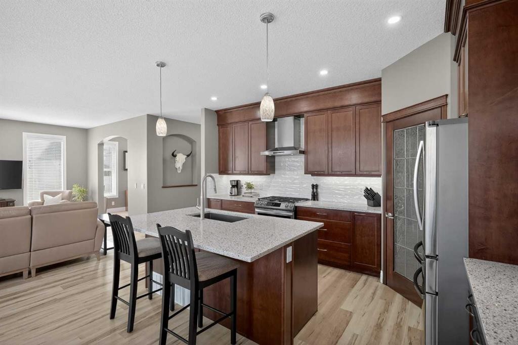 385 Rainbow Falls Way, Chestermere, AB - Indoor Photo Showing Dining Room