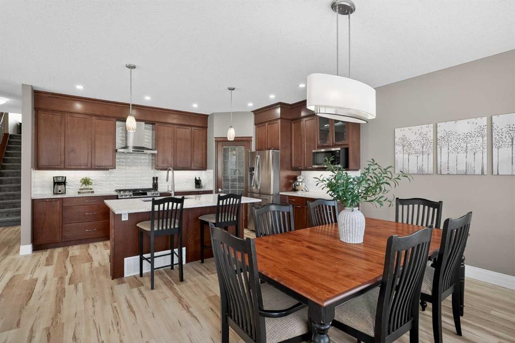 385 Rainbow Falls Way, Chestermere, AB - Indoor Photo Showing Dining Room