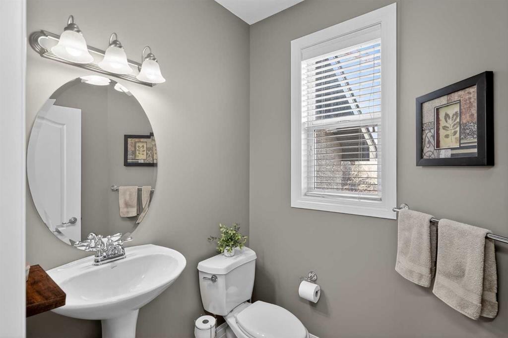 385 Rainbow Falls Way, Chestermere, AB - Indoor Photo Showing Other Room