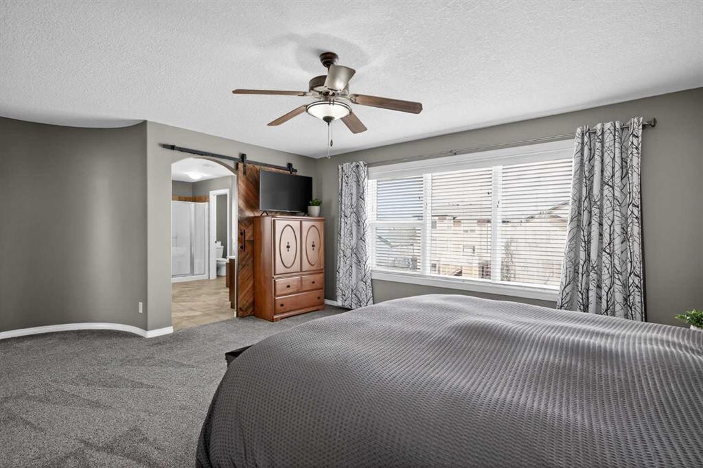 385 Rainbow Falls Way, Chestermere, AB - Indoor Photo Showing Bathroom
