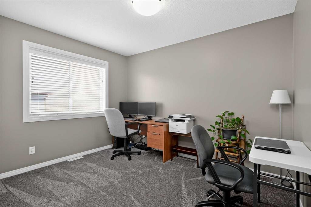 385 Rainbow Falls Way, Chestermere, AB - Indoor Photo Showing Bathroom