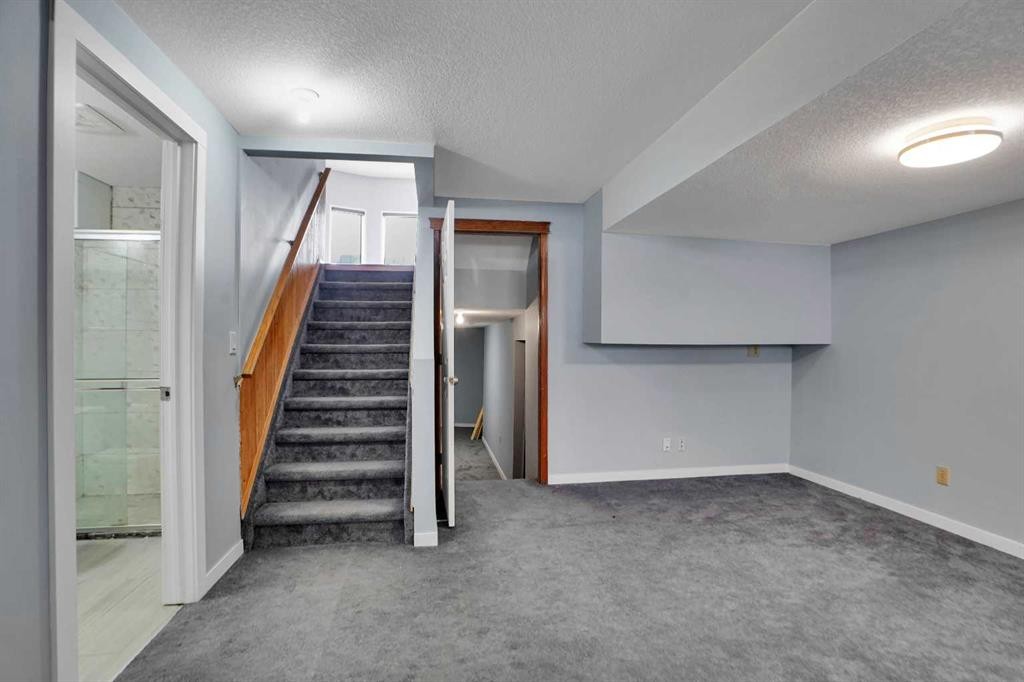 193 Martindale Drive Ne, Calgary, AB - Indoor Photo Showing Other Room