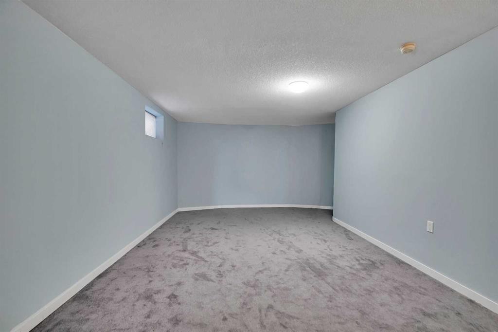 193 Martindale Drive Ne, Calgary, AB - Indoor Photo Showing Other Room