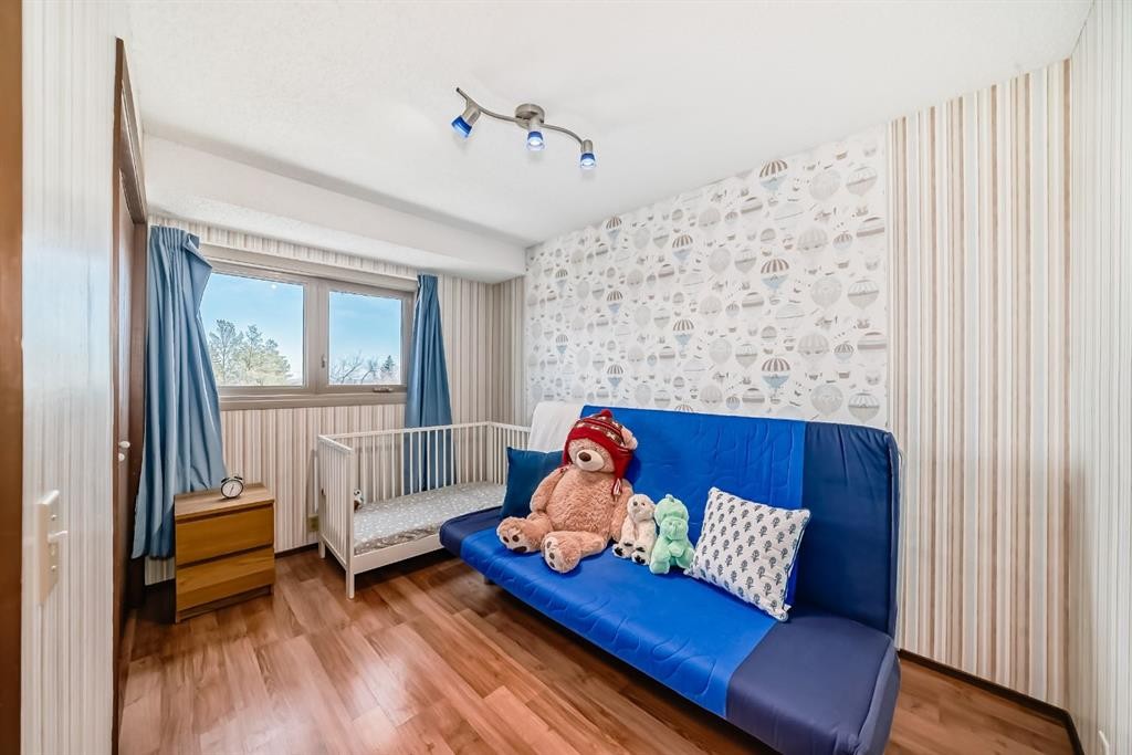 87 Berwick Crescent Nw, Calgary, AB - Indoor