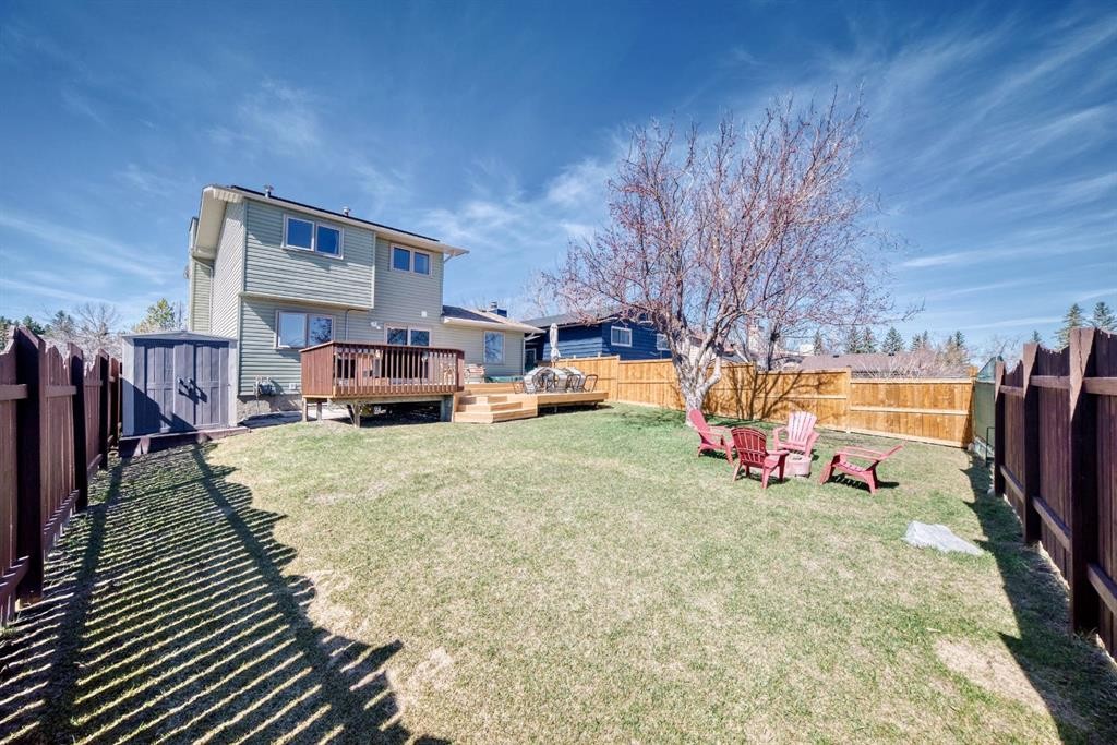 87 Berwick Crescent Nw, Calgary, AB - Outdoor With Deck Patio Veranda With Backyard