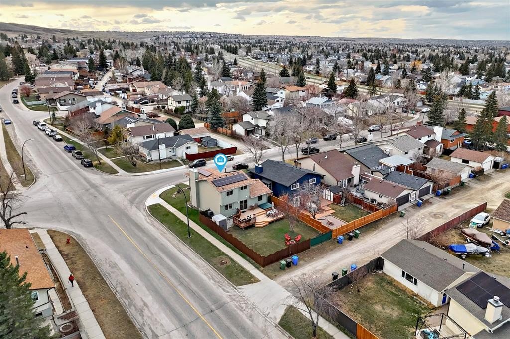 87 Berwick Crescent Nw, Calgary, AB - With View