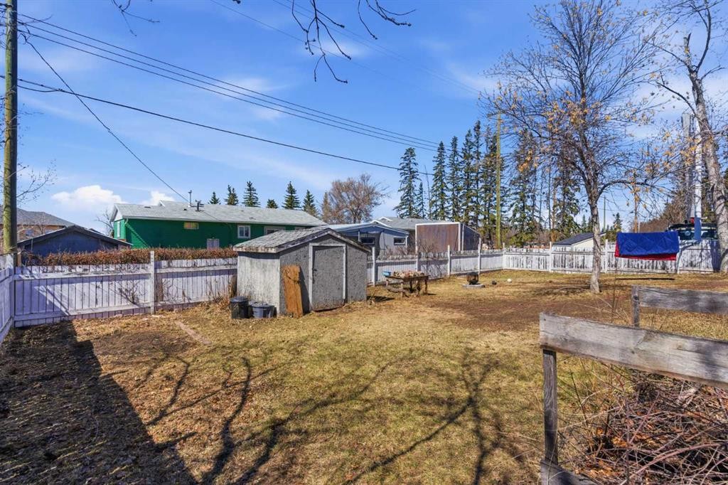 #33-320 7 Avenue Ne, Three Hills, AB - Outdoor