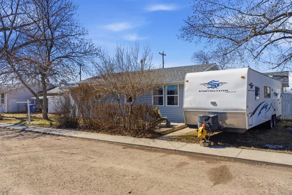 #33-320 7 Avenue Ne, Three Hills, AB - Outdoor