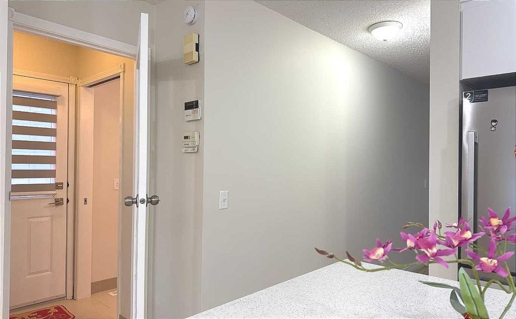 86 Harvest Rose Circle Ne, Calgary, AB - Indoor