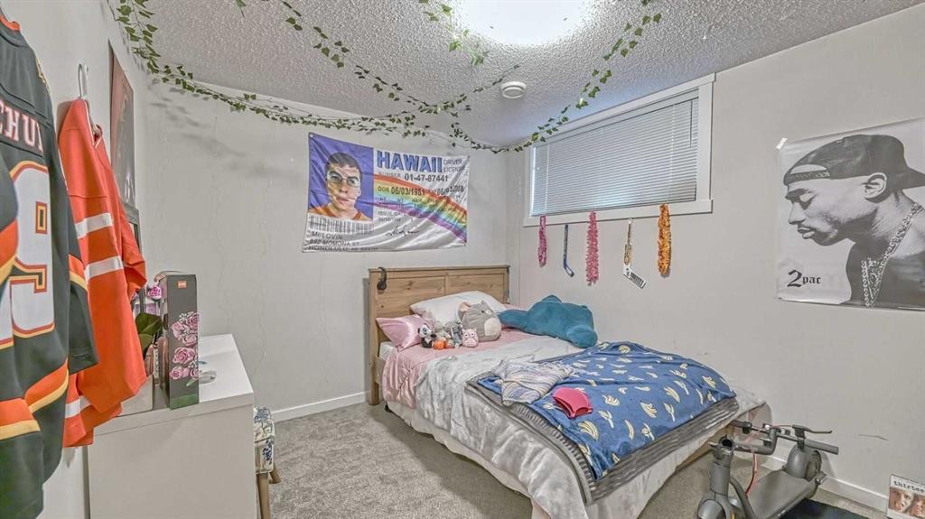 417 Cranbrook Square Se, Calgary, AB - Indoor Photo Showing Bedroom