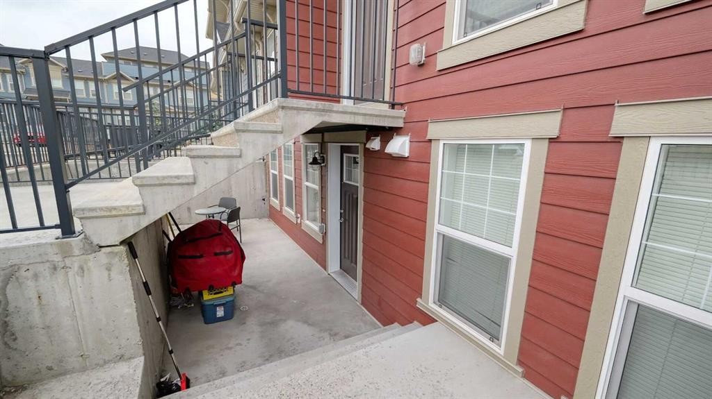 417 Cranbrook Square Se, Calgary, AB - Outdoor With Exterior