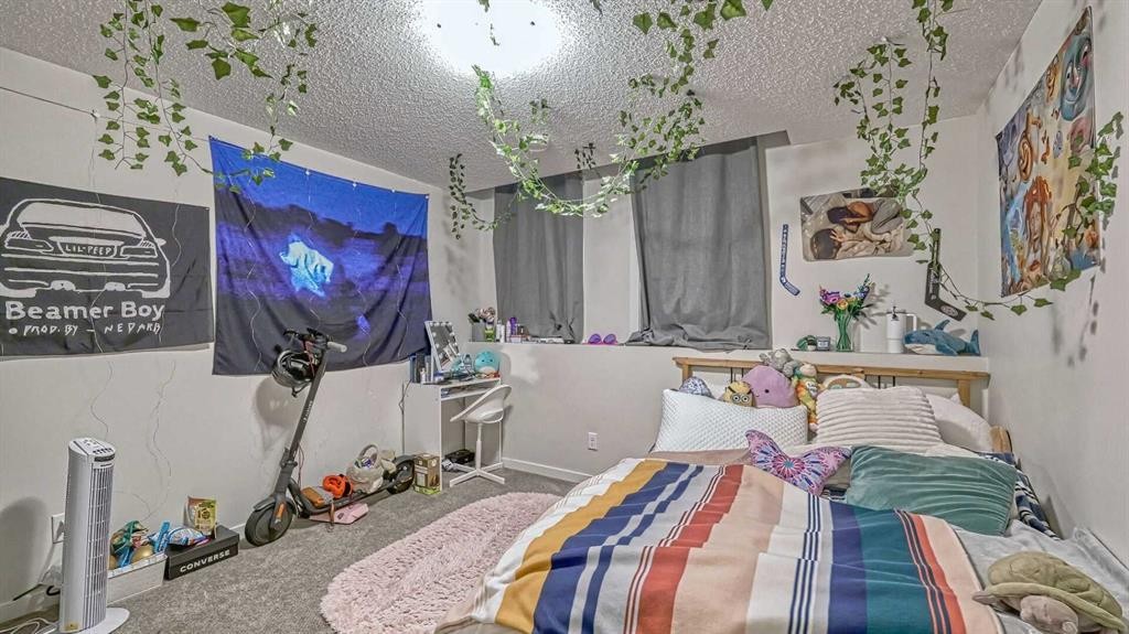 417 Cranbrook Square Se, Calgary, AB - Indoor Photo Showing Bedroom