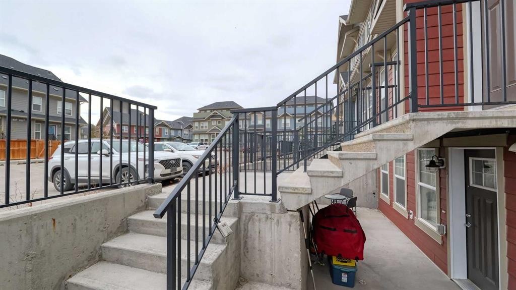 417 Cranbrook Square Se, Calgary, AB - Outdoor With Exterior