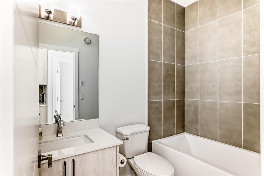 324 Cornerbrook Drive Ne, Calgary, AB - Indoor Photo Showing Bathroom
