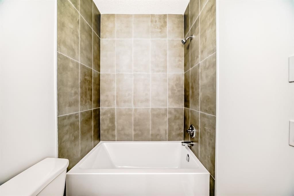 324 Cornerbrook Drive Ne, Calgary, AB - Indoor