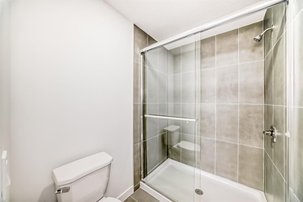 324 Cornerbrook Drive Ne, Calgary, AB - Indoor Photo Showing Bathroom