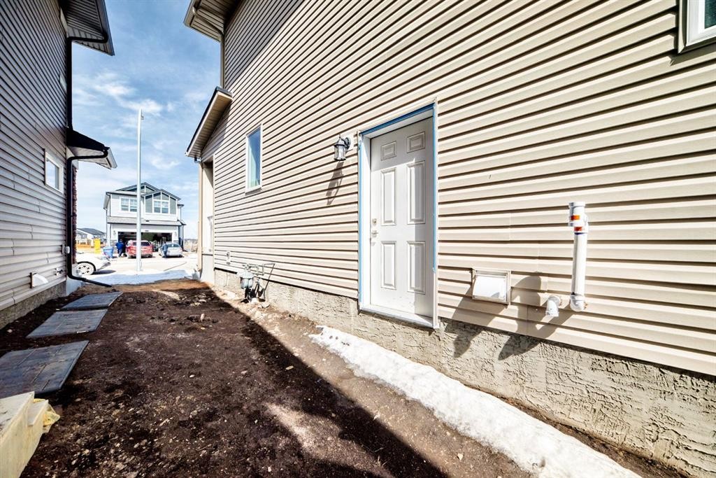 324 Cornerbrook Drive Ne, Calgary, AB - Outdoor