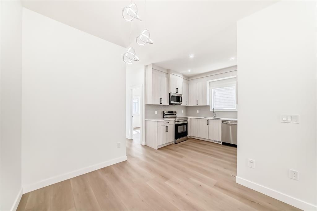 324 Cornerbrook Drive Ne, Calgary, AB - Indoor Photo Showing Kitchen