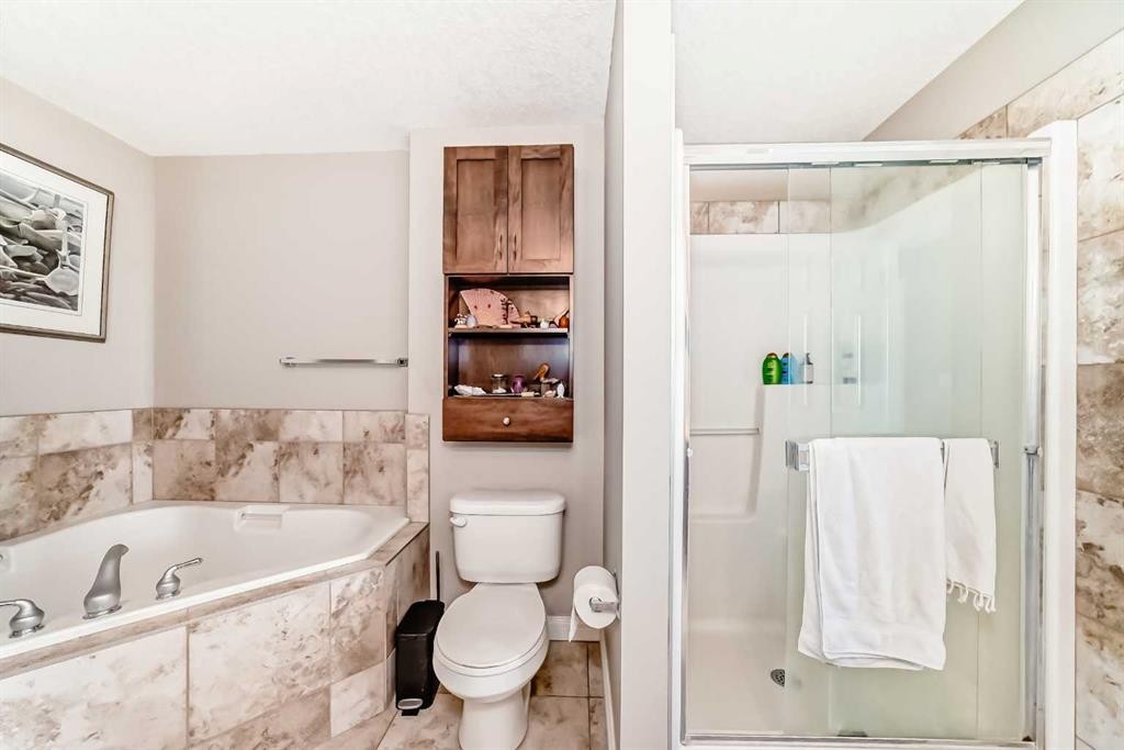 3506-24 Hemlock Crescent Sw, Calgary, AB - Indoor Photo Showing Bathroom