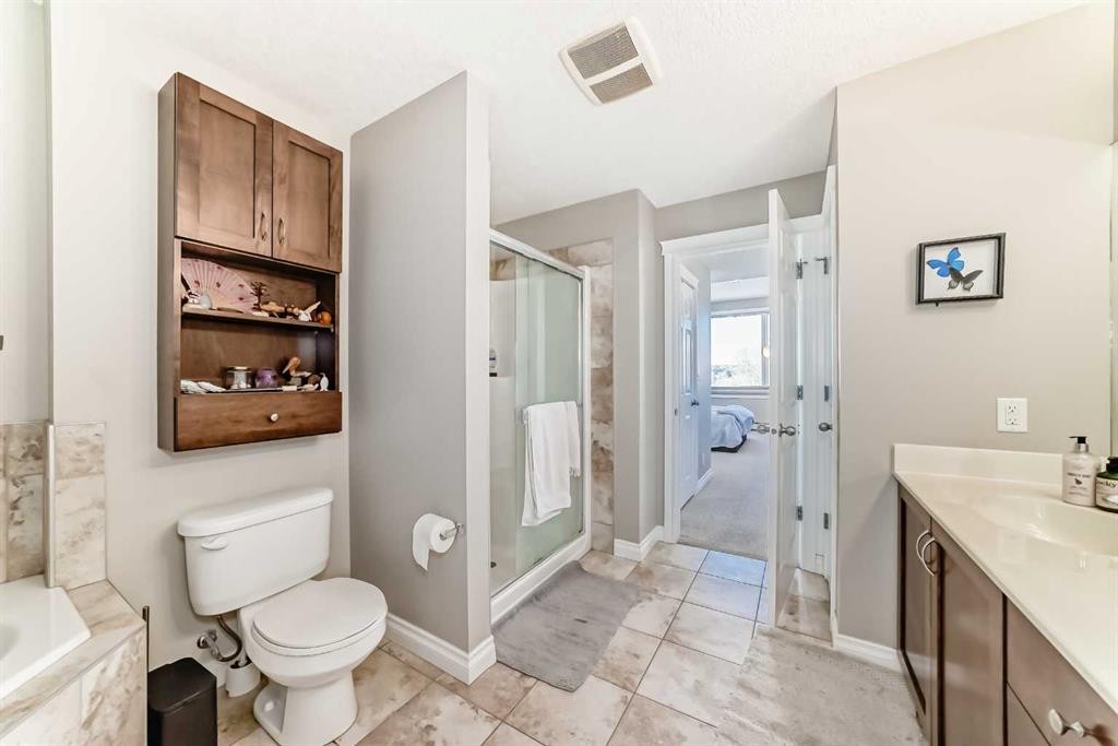 3506-24 Hemlock Crescent Sw, Calgary, AB - Indoor Photo Showing Bathroom