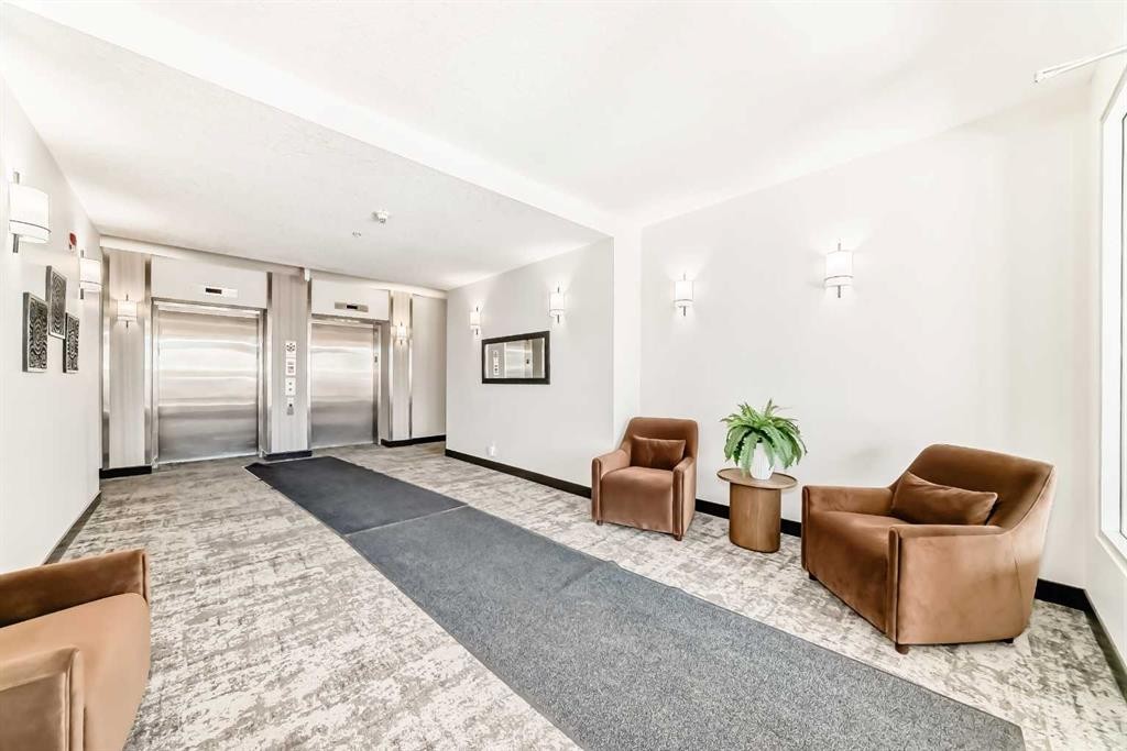 3506-24 Hemlock Crescent Sw, Calgary, AB - Indoor Photo Showing Other Room