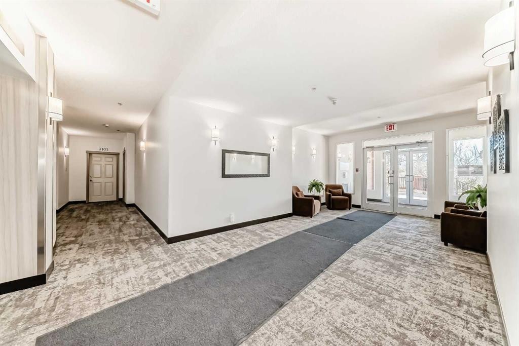 3506-24 Hemlock Crescent Sw, Calgary, AB - Indoor Photo Showing Other Room