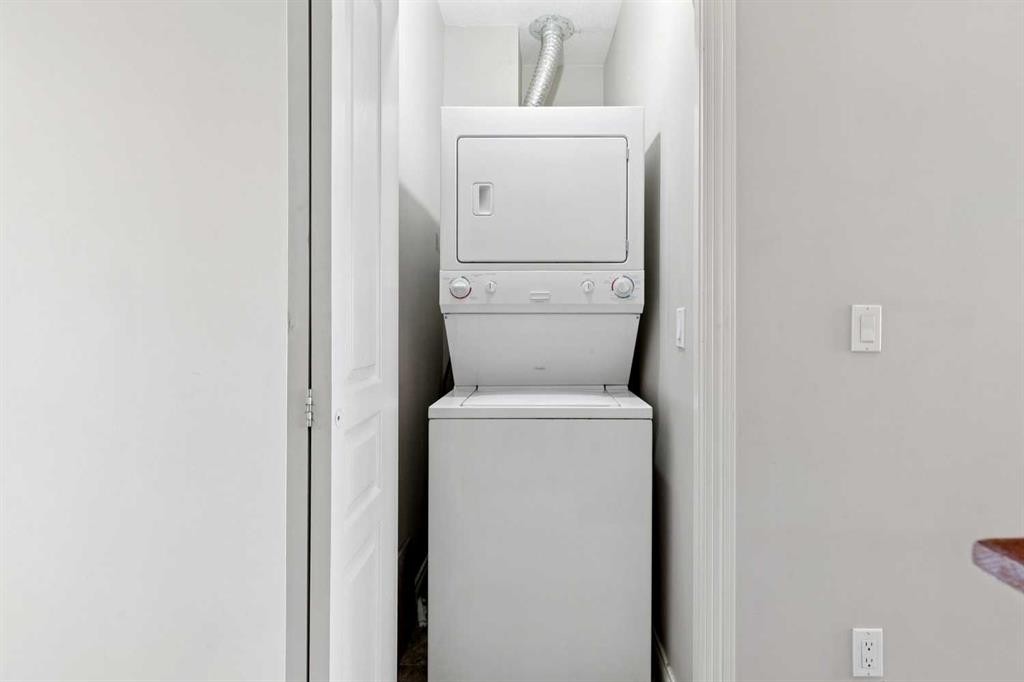 14-169 Rockyledge View Nw, Calgary, AB - Indoor Photo Showing Laundry Room