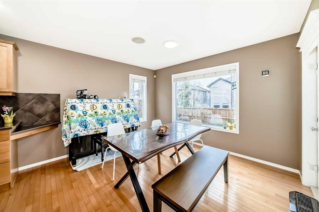 250 Royal Birch Way Nw, Calgary, AB - Indoor Photo Showing Dining Room