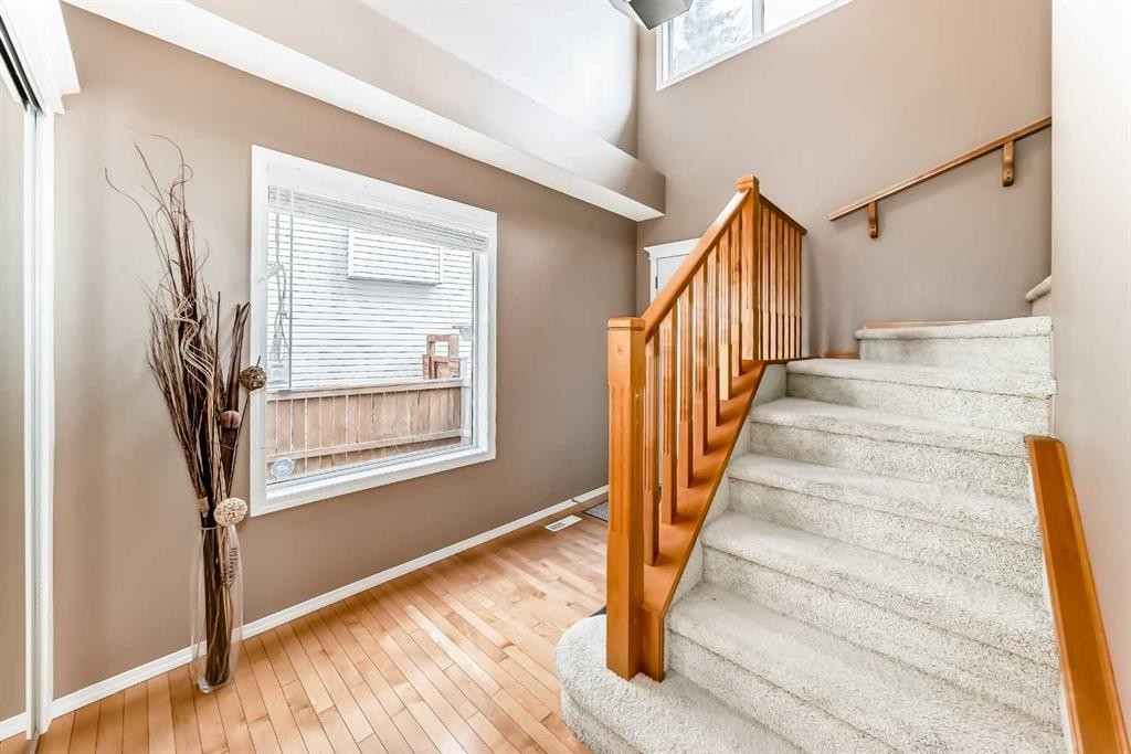 250 Royal Birch Way Nw, Calgary, AB - Indoor Photo Showing Other Room