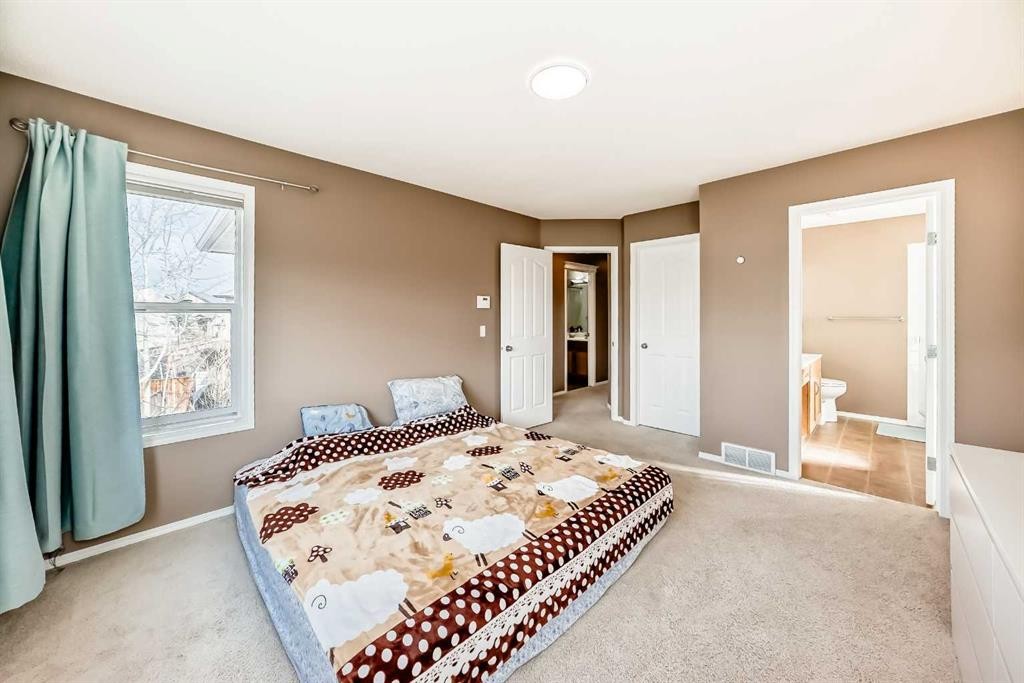 250 Royal Birch Way Nw, Calgary, AB - Indoor Photo Showing Bedroom